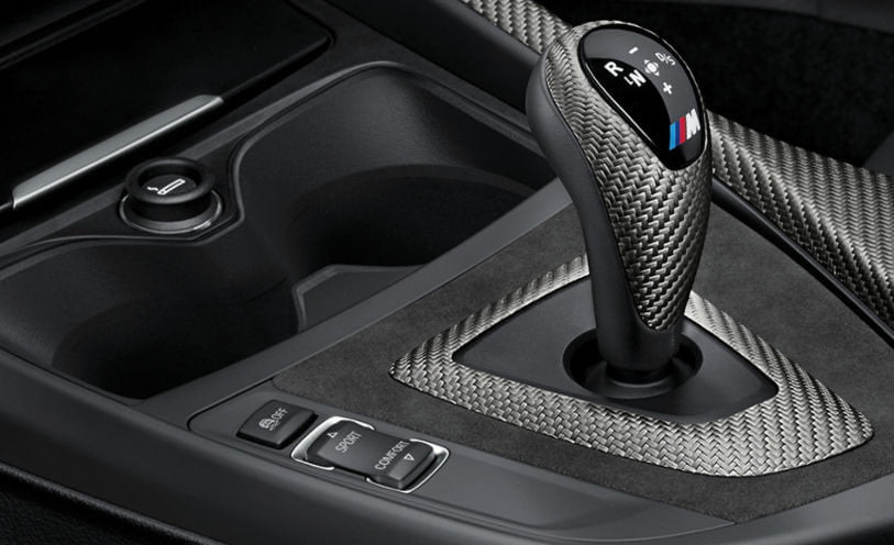 IND Carbon Schaltknauf inklusive Schaltsack mit gefärbten Nähten Polar Blau  matt carbon für BMW F87 M2 und M2 Competition - online kaufen bei CFD